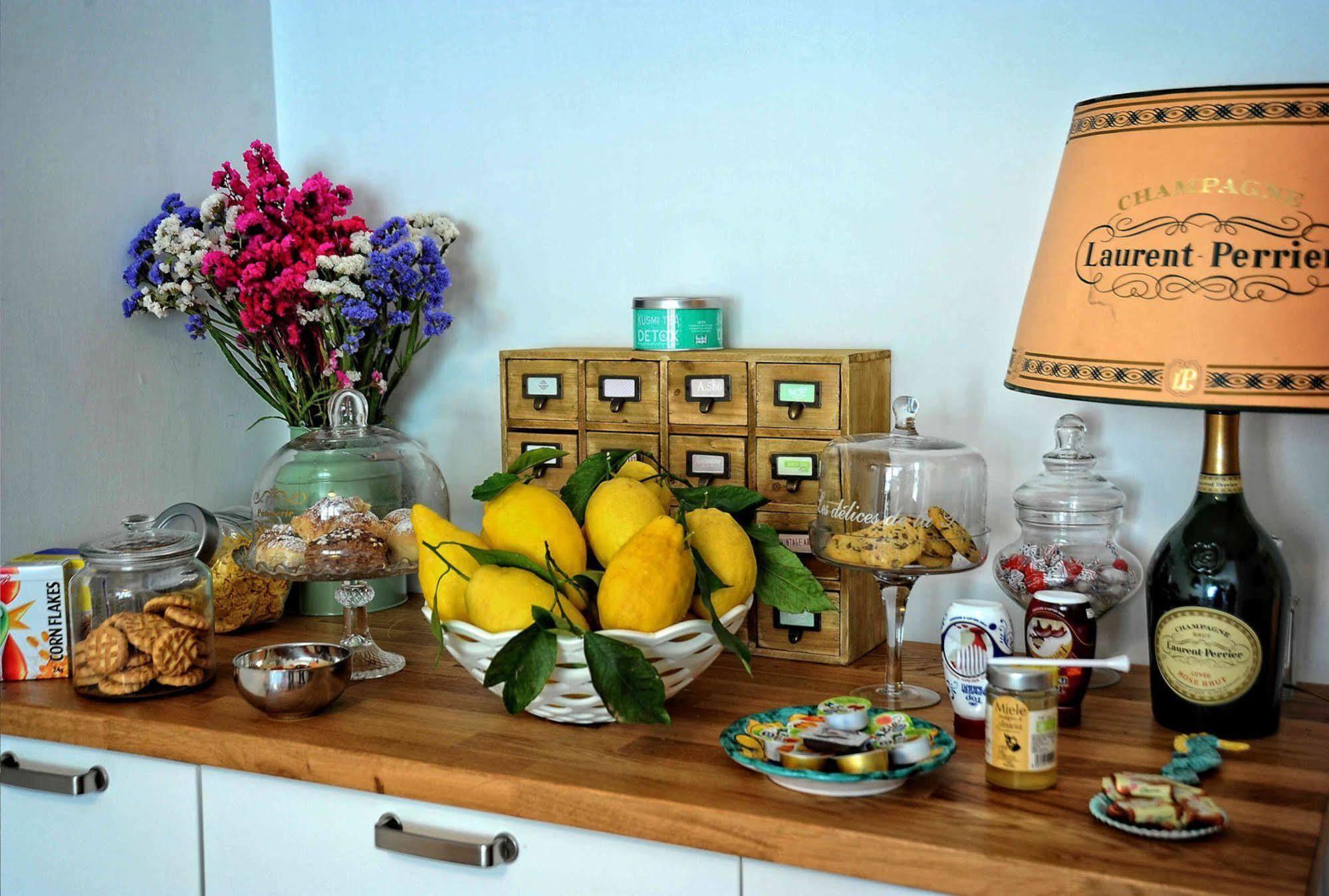 Casa Castagna Bed & Breakfast Salerno Ngoại thất bức ảnh